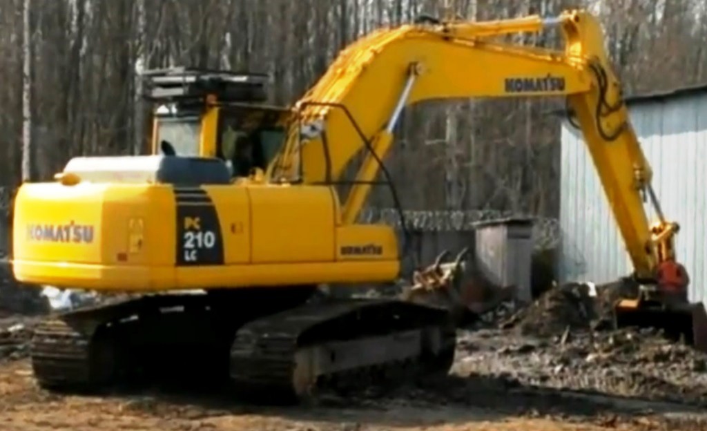 komatsu - гусеничный экскаватор